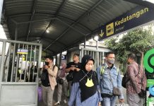 Lonjakan Penumpang Jelang Nataru, Stasiun Sidoarjo Catat Penjualan Tiket Tembus 11 Ribu Menjelang masa libur Natal dan Tahun Baru (Nataru) 2025/2026, Stasiun Sidoarjo mulai diserbu calon penumpang/ Foto: Hnf