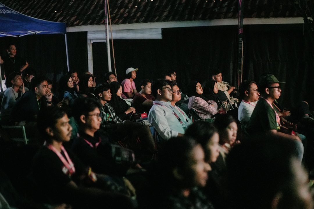 Pembukaan LLoFF VI berlangsung pada Jumat (12/12) di Cinema Garden dengan suasana hangat dan penuh antusiasme / Foto: istimewa