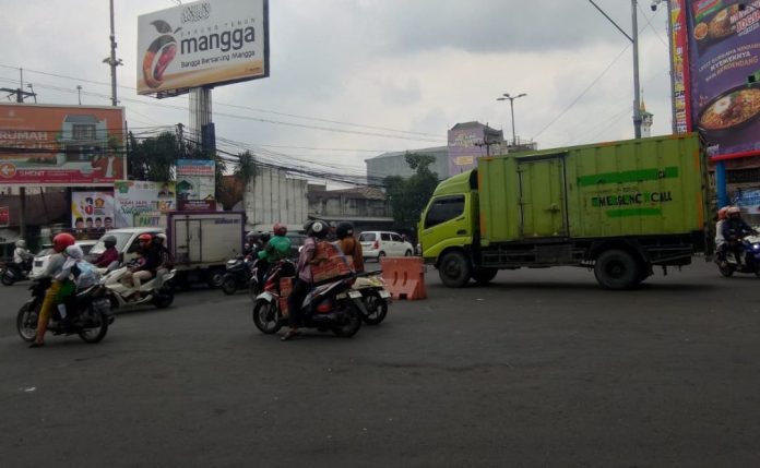 Situasi jalan di perempatan Gedangan yang rencananya dibangun flyover / Foto: istimewa