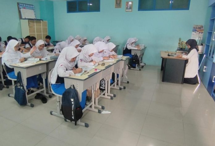 Para siswa saat mengikuti proses pembelajaran / Foto: istimewa