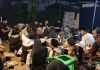 Anak Muda Lintas Agama Sidoarjo Tebar Kepedulian, Gelar Bukber Bersama Anak Jalanan Suasana hangat dan penuh kebersamaan saat buka puasa bersama dengan anak-anak binaan komunitas Save Street Child (SSC) Sidoarjo di Kedai Tepi Jalan, Minggu (15/3/2026) / Foto: istimewa