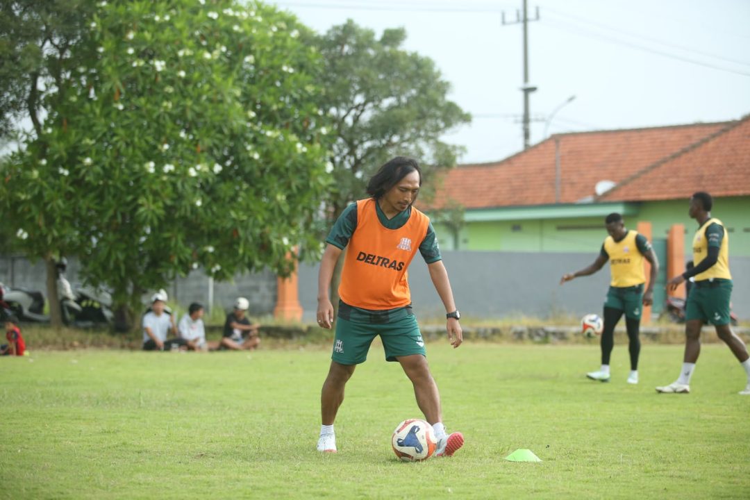 Deltras Tunjuk Hariono Jadi Asisten Pelatih di Sisa Musim